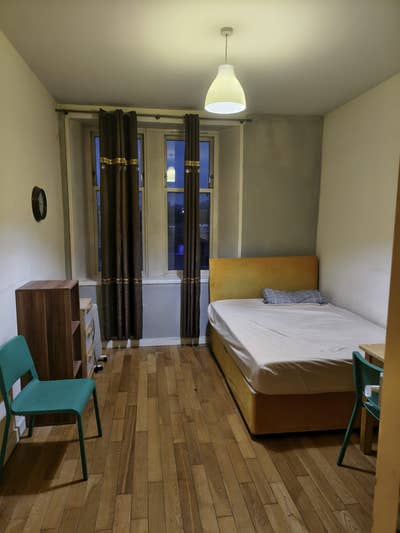Double bedroom, fully furnished, near city center  Main Photo