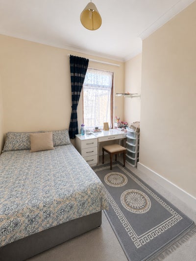 Room in a Shared House near southend east station, Main Photo