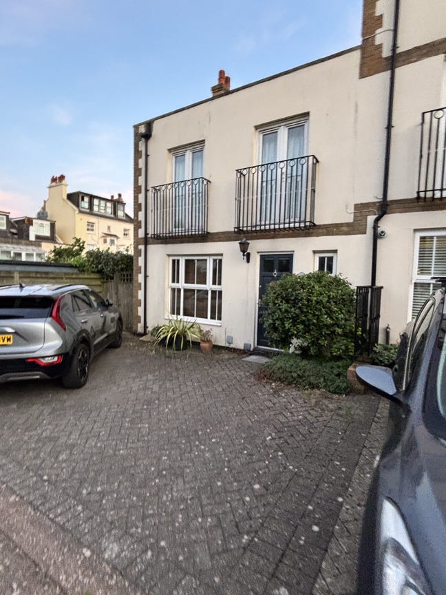 Spacious Double | Garden + Parking | Bills Incl. Main Photo