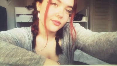 19 year old Female seeks a double room Main Photo