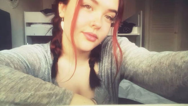 19 year old Female seeks a double room Main Photo