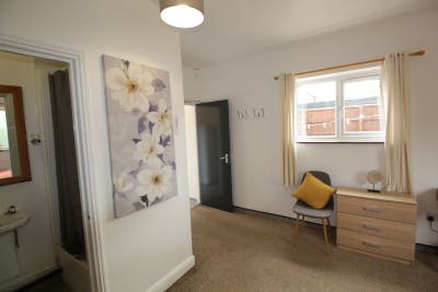 ⭐🏡 Stylish Studio Flat | 🔥 All Bills Included Main Photo