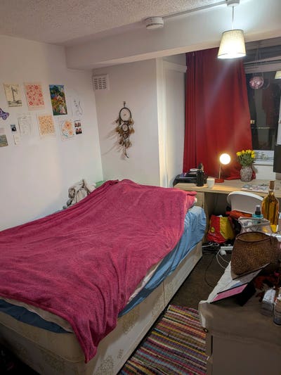 Room in Mile End Main Photo