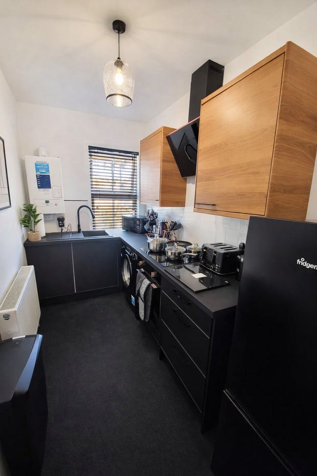 Stylish En-Suite Room in Eastbourne House Share Main Photo