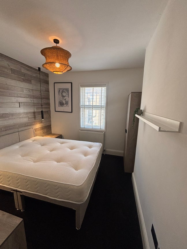 Great HMO Room with Ensuite Main Photo