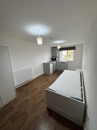 Refurbished **Mini Studio** Bills Included Main Photo
