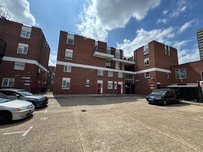 Three Bedroom Maisonette Close B/G Tube Main Photo