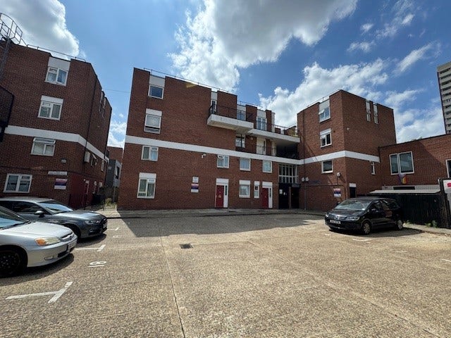 Three Bedroom Maisonette Close B/G Tube Main Photo