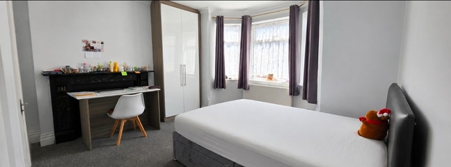 Town centre ensuite room female preferred Main Photo