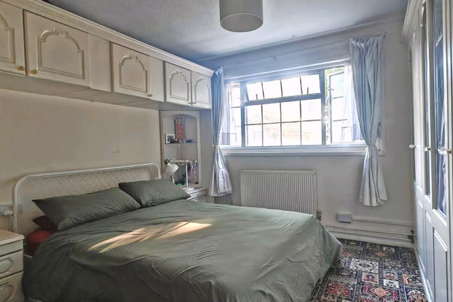 Double room in great house Main Photo