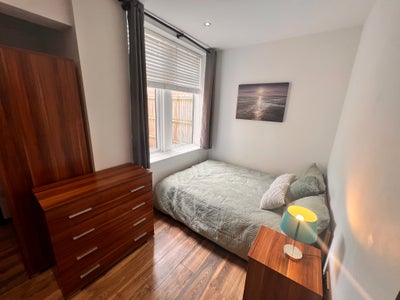 Room 8, Broadway, PE1  Main Photo