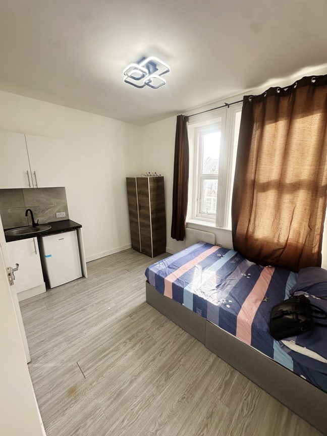*Brand New Studio In LEWISHAM All bills included * Main Photo