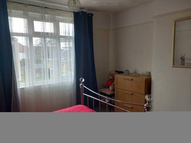 Room near general hospital Main Photo