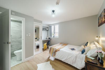 5 Bed (ensuite)House, Humber Avenue, CV1 Main Photo