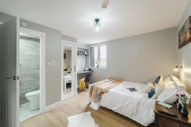 5 Bed (ensuite)House, Humber Avenue, CV1 Main Photo