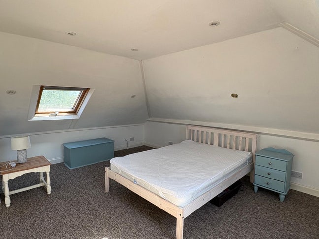 Double room in quiet house Main Photo