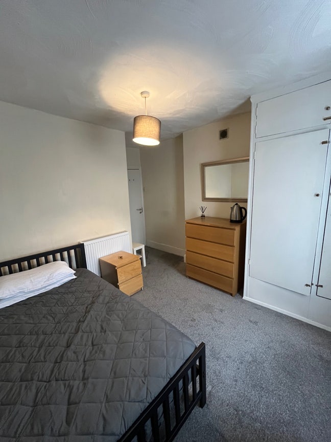 Town centre room Bridgend  Main Photo