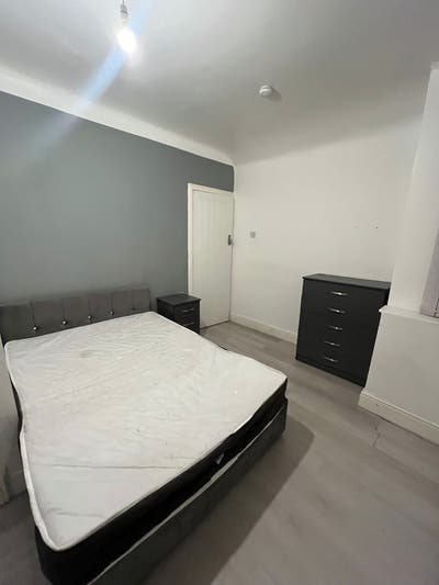 En-suite rooms available in Droylsden M436BW Main Photo