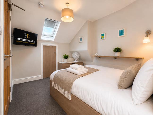 Double En-Suite Room - Viewing Recommended Main Photo