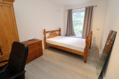 2 Top Spacious Double Rooms Next to Kings Cross Main Photo