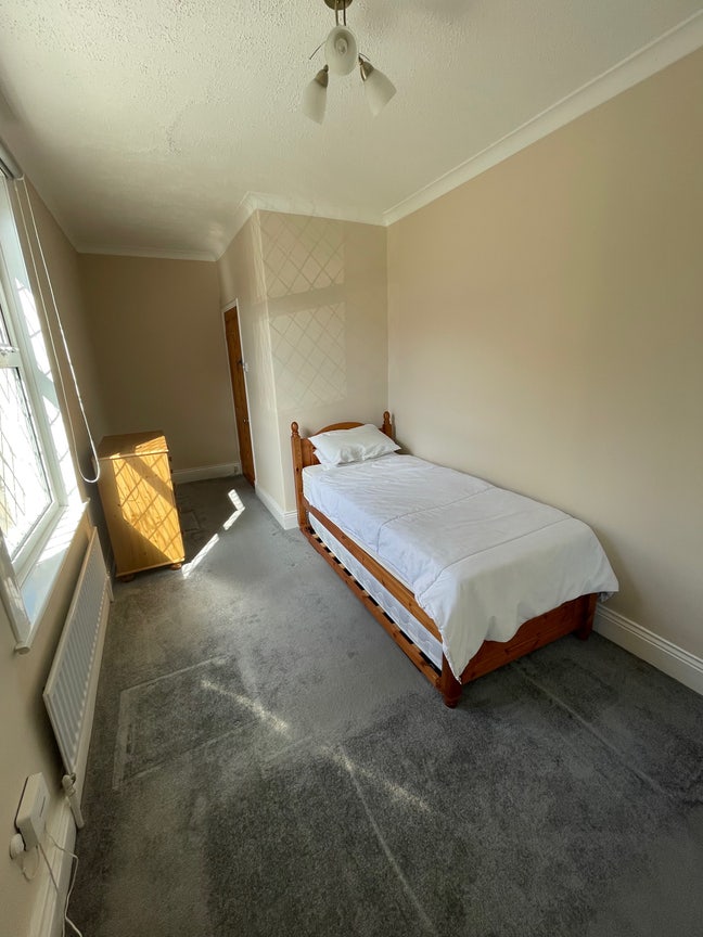 Peaceful Semi-Rural Room Near Durham Main Photo