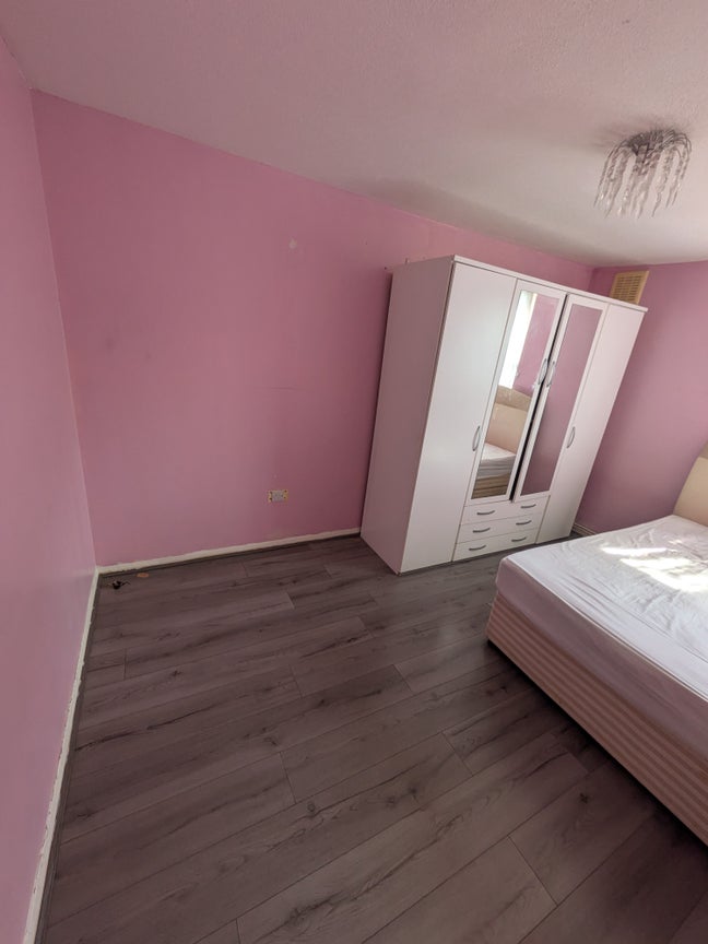 Double Bedroom Available immediately  Main Photo