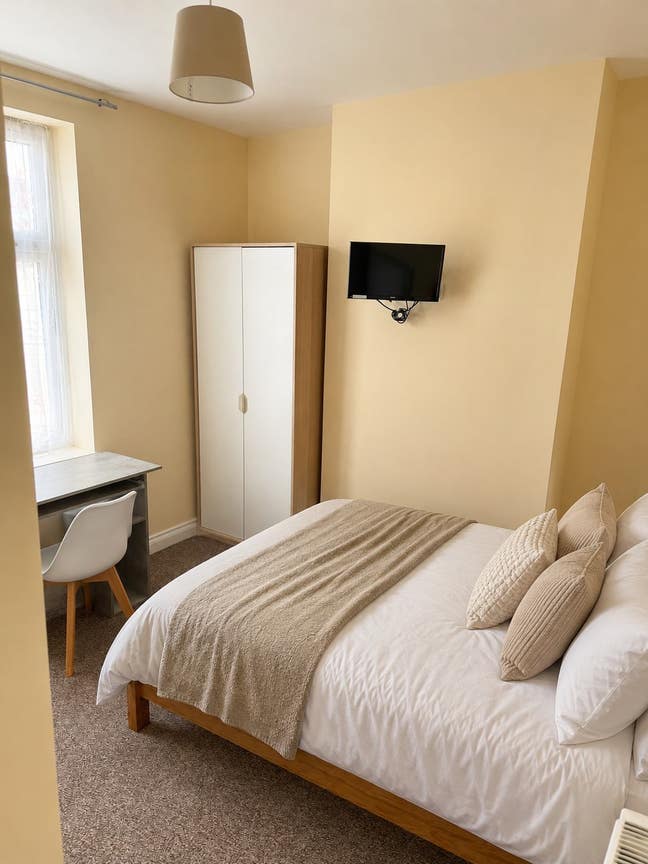 En-Suite Room Available – Cosham ✨ Main Photo
