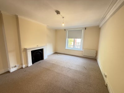 Studio Flat to Let High Street CroydonCR0 Inc Bill Main Photo