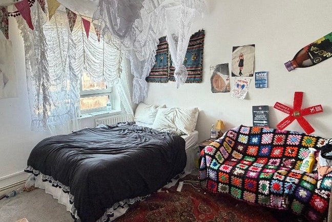 Room in Deptford available for month of August  Main Photo
