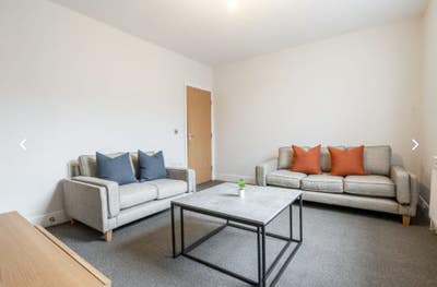 Ensuite room in Heaton Main Photo