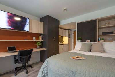 Modern Studio Available to Sublet August Only &pound;900 Main Photo