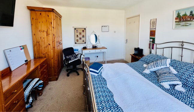 Spacious Double Room  Main Photo
