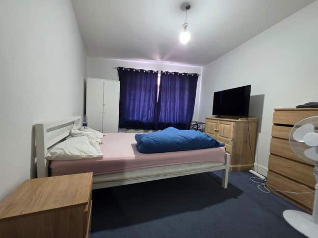 Fantastic 2 Bed Flat in Whitechapel Main Photo