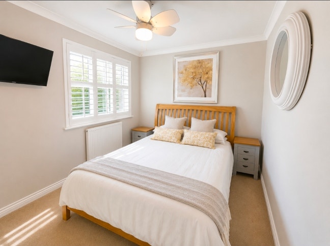 Bright Double Room to Rent – Quiet Location  Main Photo