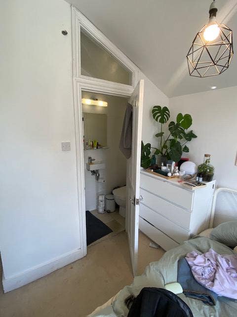 TOOTING En-Suite double room. Lounge, gdn. nr shop Main Photo