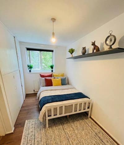 🏡  Double Room Available in N7 Main Photo