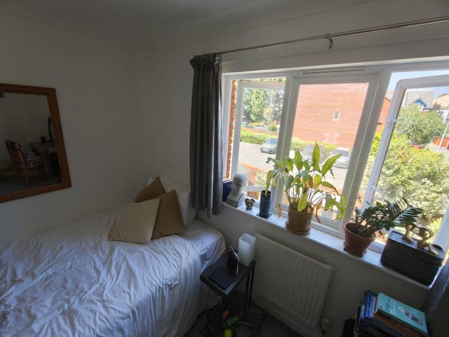 Small Double Room &pound;550pcm Main Photo