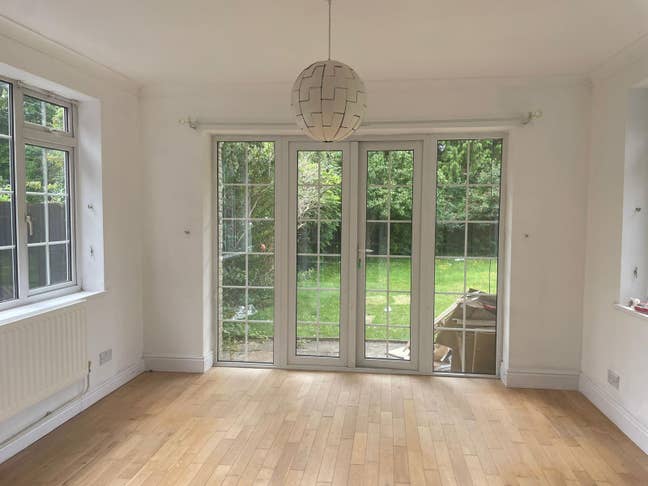 Executive 5 Bedroom Detached House-&pound;2800 PCM Main Photo