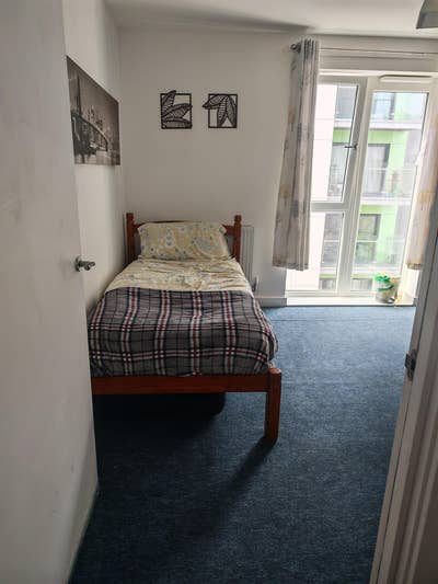 Bright & Quiet Room in Riverside, All Bills Includ Main Photo