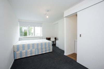 Double En-suite Room opposite QMW University Main Photo