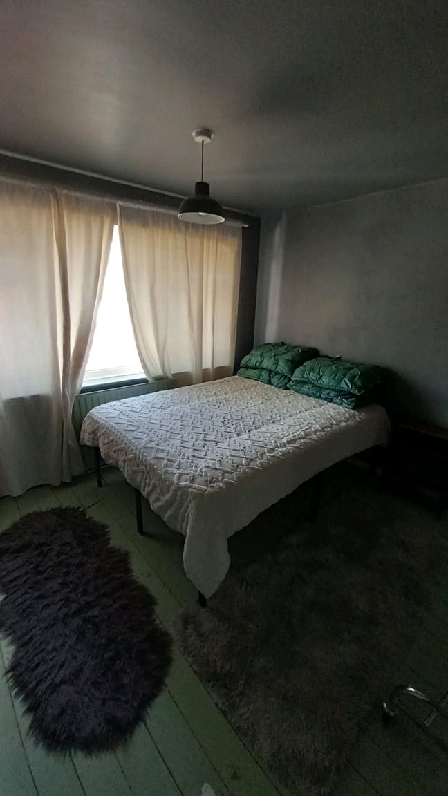 Cozy Room close to London Main Photo