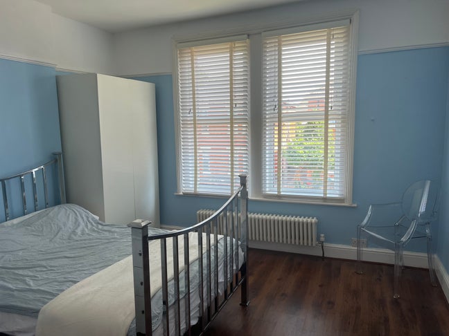 Spacious double room in a great area Main Photo