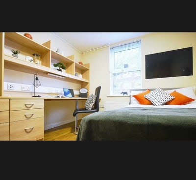 Gold En Suite Near MMU – Bills Included  Main Photo