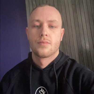 Reliable full time worker looking for a room  Main Photo