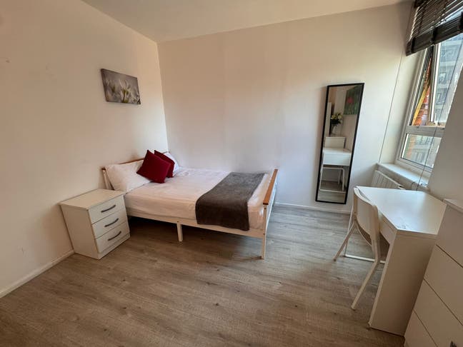 🏡 Rooms in Crossharbour | Bills Inc |Move-in ASAP Main Photo