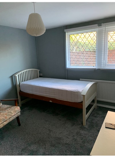 Large single student room in Shared House Main Photo