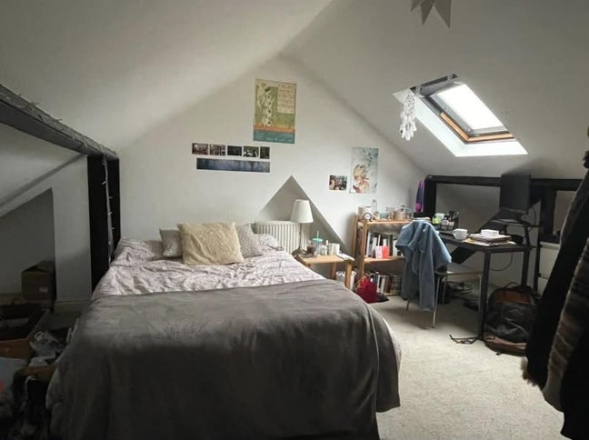 Cozy Room in Turnpike Lane  Main Photo