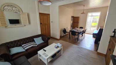 Lovely Double Room in a Beautiful House Main Photo