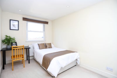 Cosy double room / South Ealing  Main Photo
