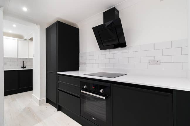 A stunning 1 bedroom apartment close to town. Main Photo